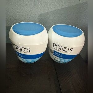 NEW 2 Containers Of Pond's Nourishing Moisturizer, Crema S
